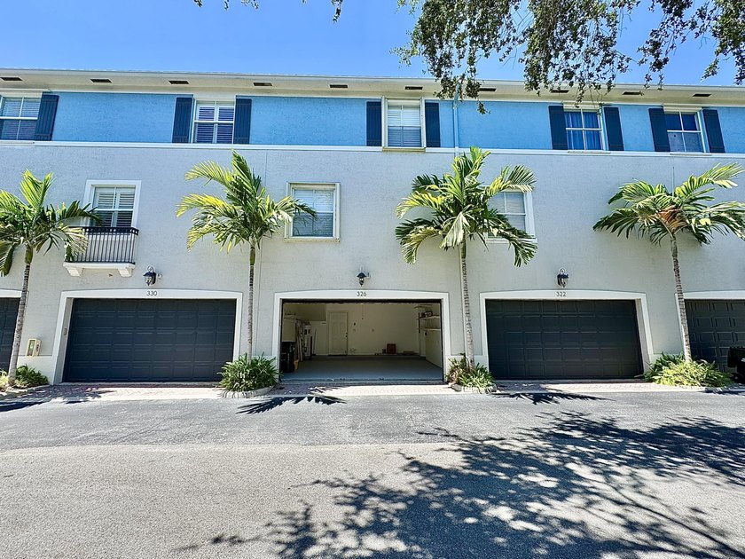 Immaculately Maintained, Like-New 3-Story Townhome In Atlantic - photo 6