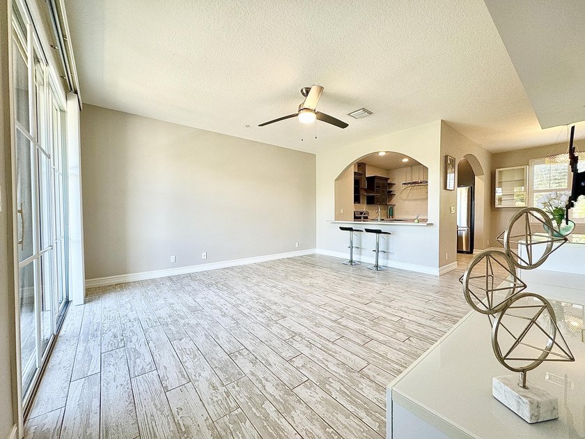 Immaculately Maintained, Like-New 3-Story Townhome In Atlantic - photo 7