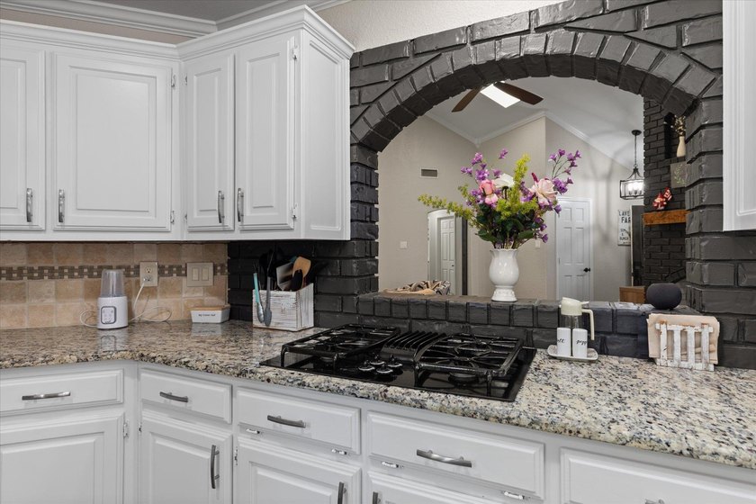 Located in one of Longview's most established and sought-after - photo 13