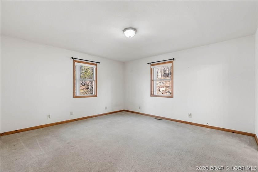 BRAND NEW ROOF!! Situated on 3/4 of an acre in a private setting - photo 17