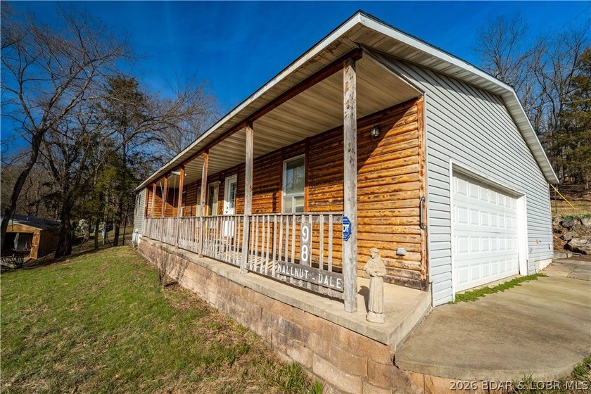 BRAND NEW ROOF!! Situated on 3/4 of an acre in a private setting - photo 23