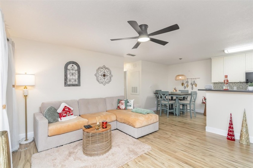Welcome to this inviting and well-cared-for first-floor condo - photo 4