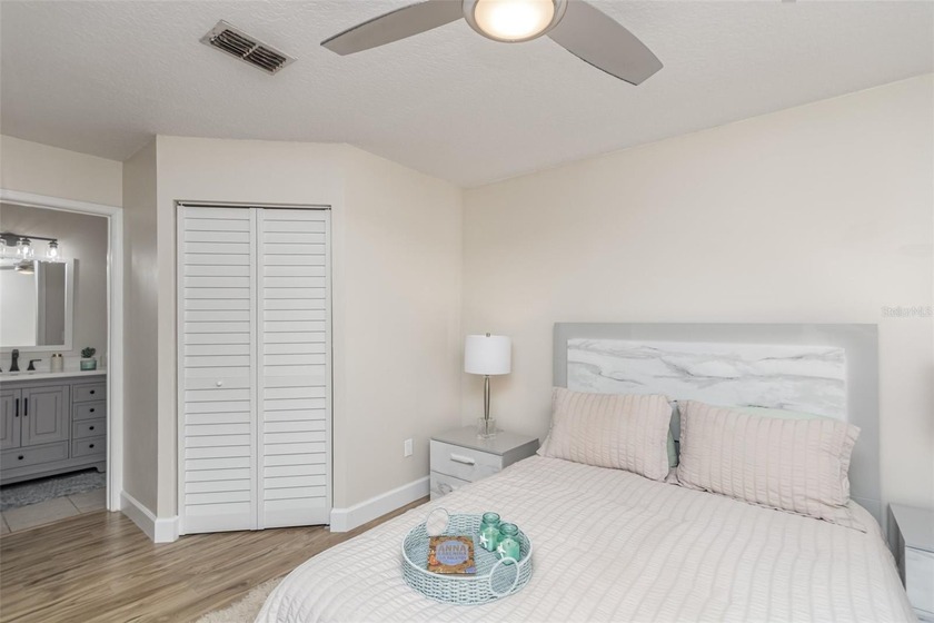 Welcome to this inviting and well-cared-for first-floor condo - photo 9