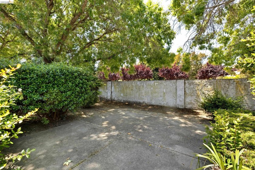 Welcome home to this beautifully designed 3-bedroom, 2-bath end - photo 28