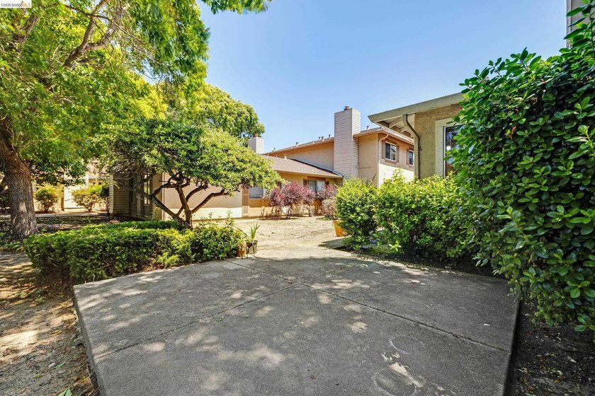 Welcome home to this beautifully designed 3-bedroom, 2-bath end - photo 31