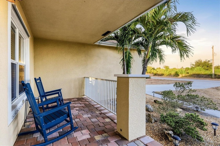 Beautifully maintained 3-bedroom, 2-bath pool home centrally - photo 3