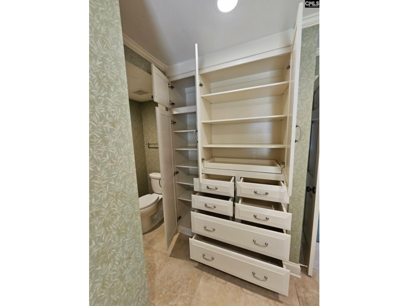 BIG PRICE REDUCTION on this rare opportunity to own a unique - photo 28