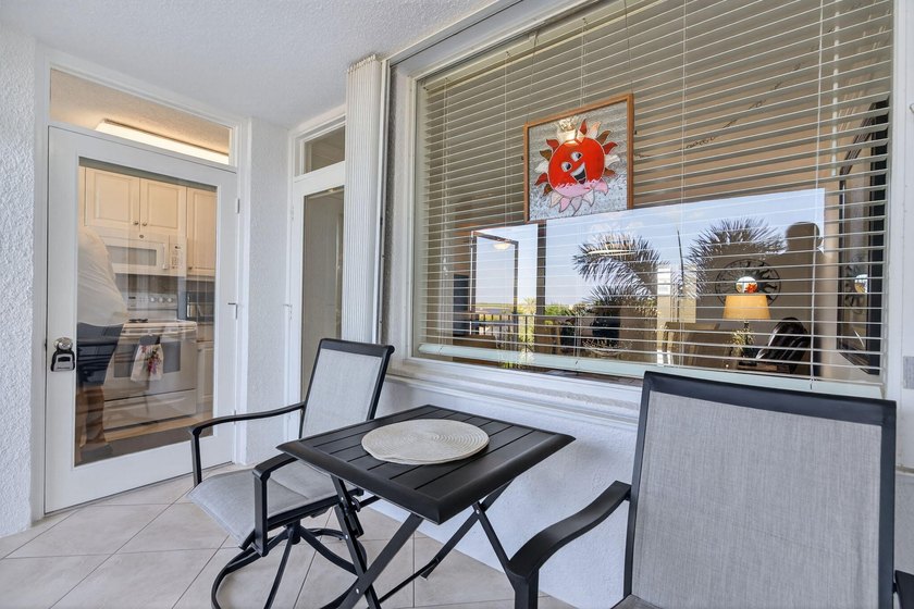 Waterfront living at its finest - spacious 1-bedroom, 1-bath - photo 7