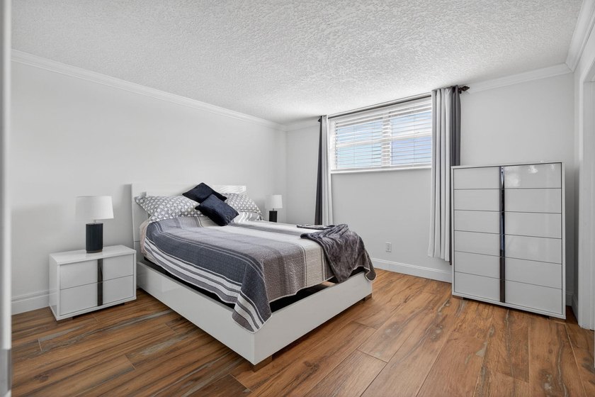 Waterfront living at its finest - spacious 1-bedroom, 1-bath - photo 8