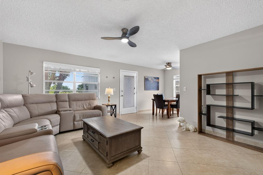 Discover comfortable, carefree living in this beautifully - photo 5