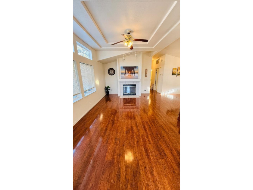 Well-maintained and spacious 1996 manufactured home located in - photo 3