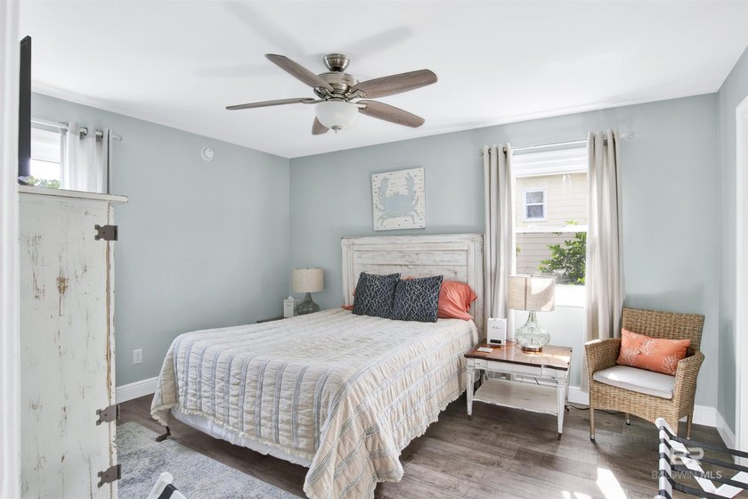 Beautifully upgraded bayfront home on a private road with no - photo 16