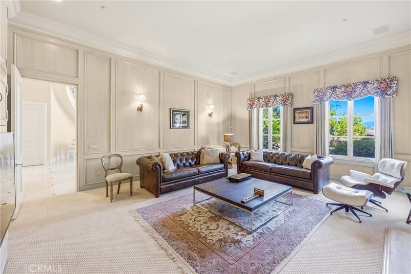 Introducing a truly unique, exceptional, and impressive estate - photo 19