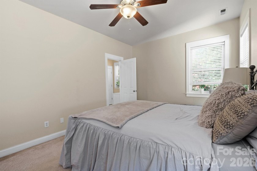 Prime Birkdale Village Location - 3BR/2BA Move-In Ready! Welcome - photo 20