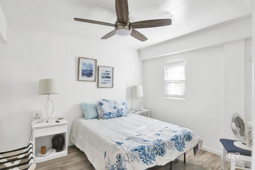 Beautifully upgraded bayfront home on a private road with no - photo 34