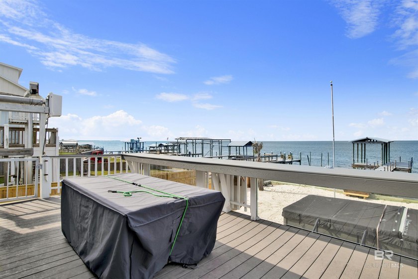 Beautifully upgraded bayfront home on a private road with no - photo 35