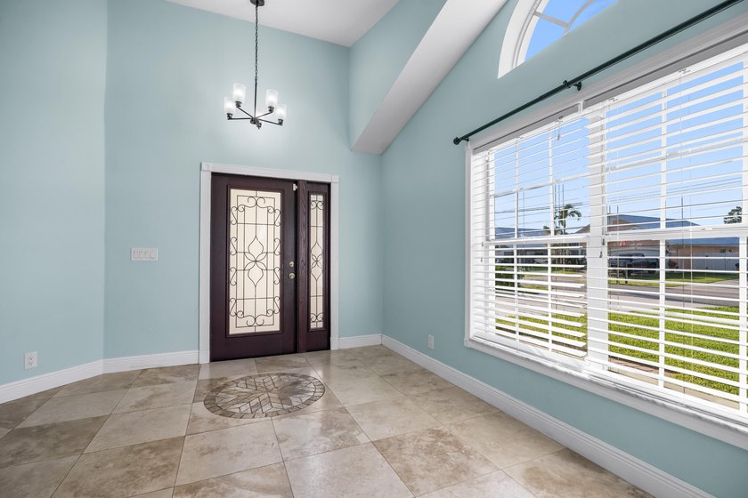 This well-maintained single-family residence is located in the - photo 5