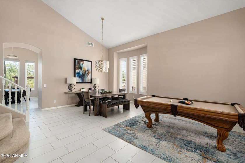 Beautifully updated 4-bedroom + loft, 3-bath residence offering - photo 5