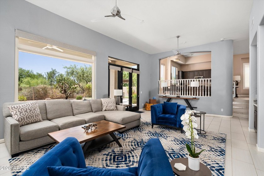Beautifully updated 4-bedroom + loft, 3-bath residence offering - photo 10