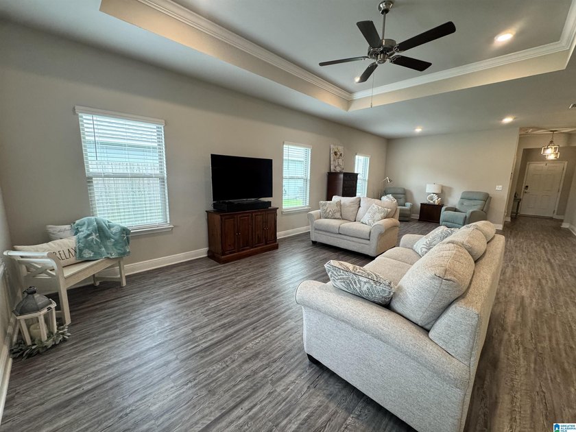 MOTIVATED SELLER. Say Hello to your new home in Turnberry - photo 12
