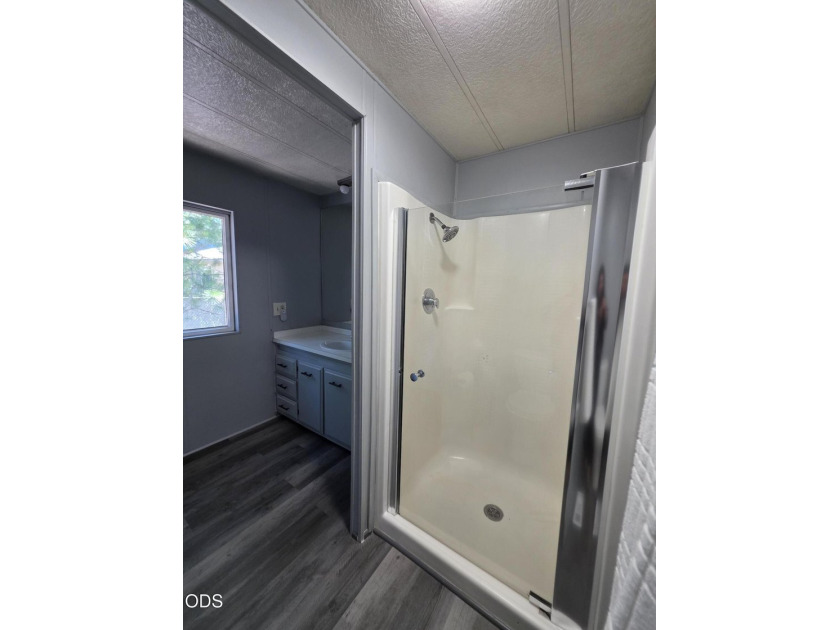 Welcome home to this beautifully maintained 3-bedroom - photo 22