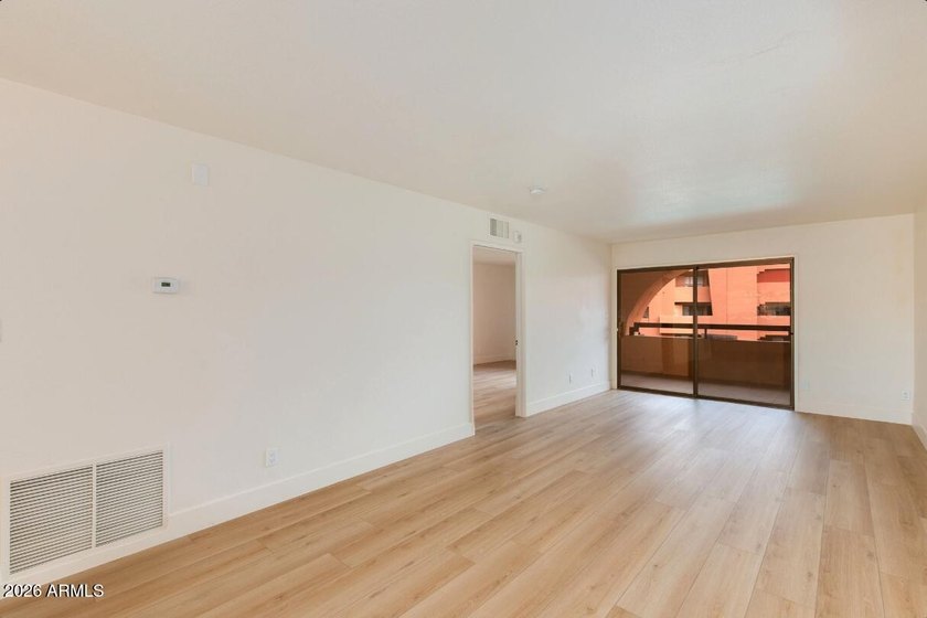 Beautifully remodeled condominium with stunning views of a - photo 4
