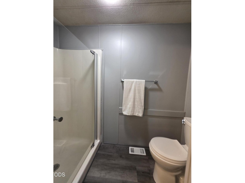 Welcome home to this beautifully maintained 3-bedroom - photo 27