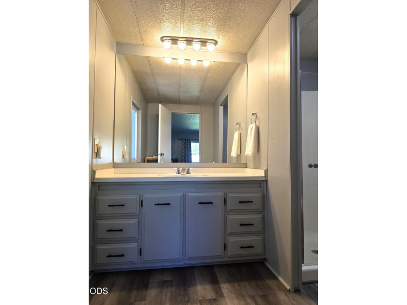 Welcome home to this beautifully maintained 3-bedroom - photo 29
