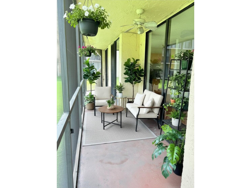 Convenient first-floor 2 bedroom, 2 bath split-plan condo with - photo 8
