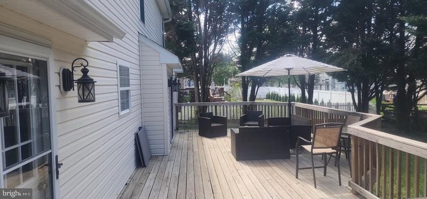NOW PRICED BELOW MARKET FOR A QUICK SALERare Re-freshed 4/5 - photo 2