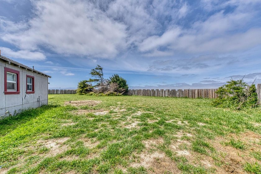 Rare 11-unit rental property on a large lot in a convenient - photo 10