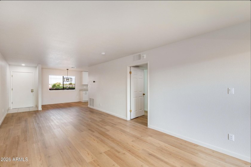 Beautifully remodeled top floor condominium with stunning views - photo 5