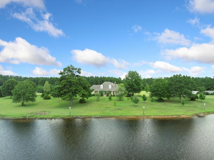 Welcome to 51 Lakeside Drive in Columbia, Mississippi--a - photo 2
