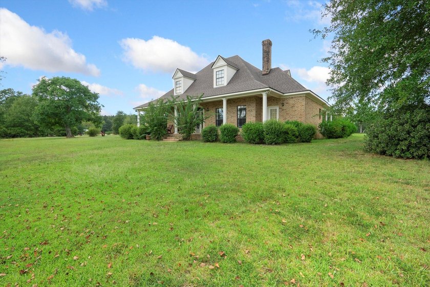 Welcome to 51 Lakeside Drive in Columbia, Mississippi--a - photo 5