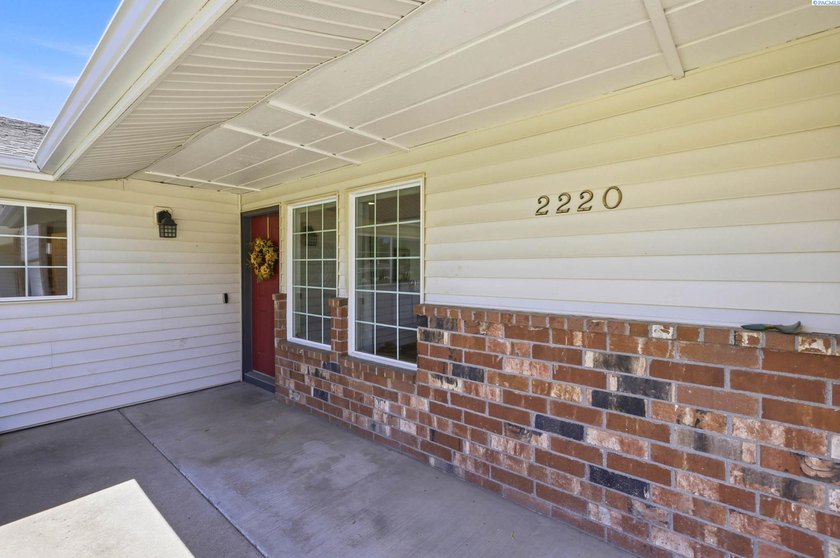 MLS# 294620 Just steps from the Columbia River and walking - photo 20