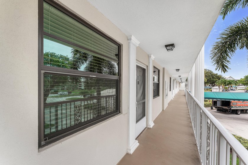 Beautiful and spacious 2 bdrms, 2baths apartment in the - photo 3