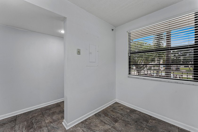 Beautiful and spacious 2 bdrms, 2baths apartment in the - photo 7
