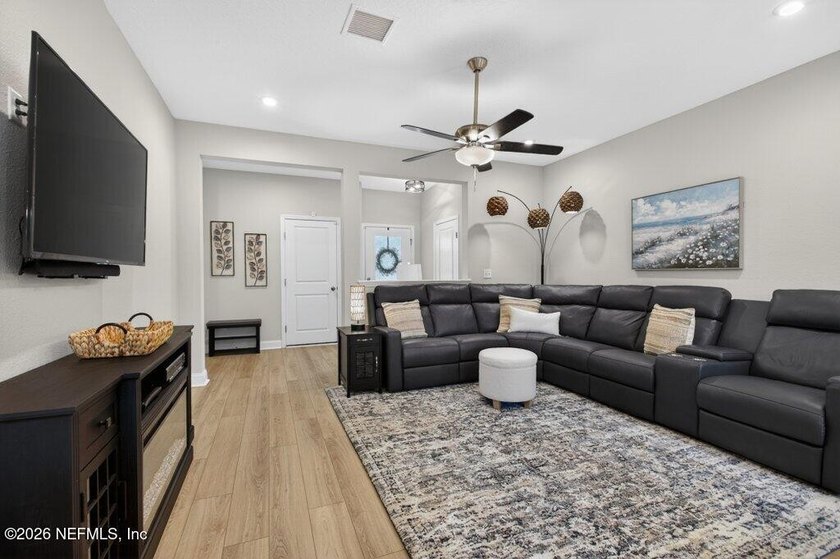 Under $300,000 in Wells Creek! This better-than-new 3BD/ 2.5BA - photo 8