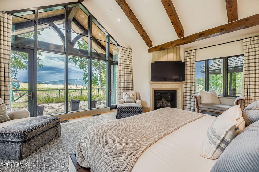 A Legacy Estate. Set on 35 acres, adjacent to BLM, and located 8 - photo 12