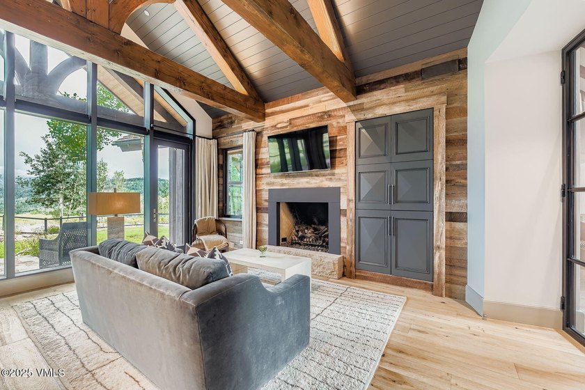 A Legacy Estate. Set on 35 acres, adjacent to BLM, and located 8 - photo 16