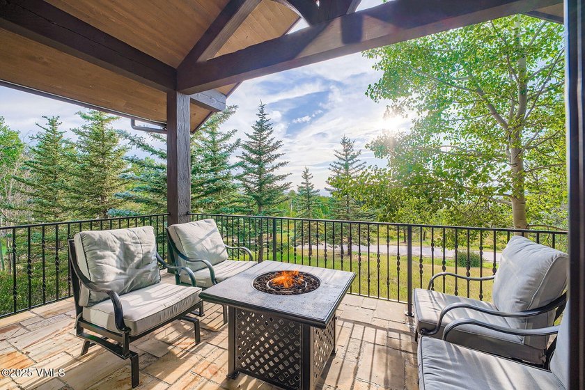 A Legacy Estate. Set on 35 acres, adjacent to BLM, and located 8 - photo 23