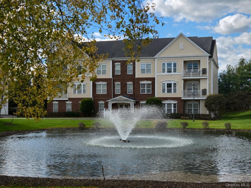 Welcome to Courthouse Commons, where luxury and comfort come - photo 29