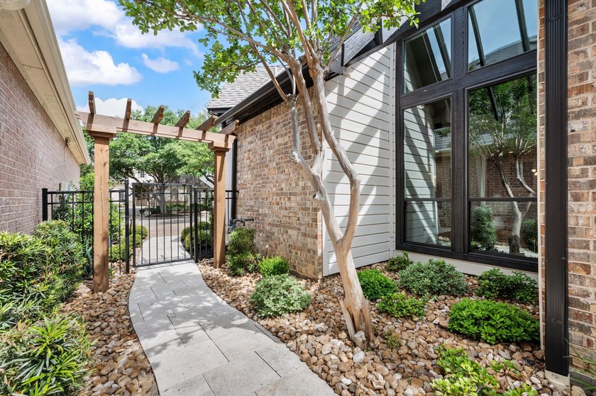 Within Timarron's Crescent Royale, fully remodeled villas of - photo 38