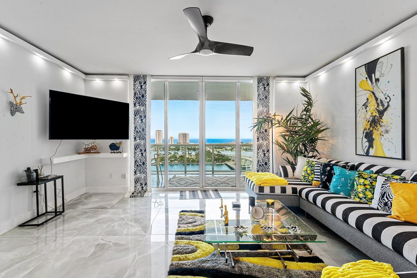 Beautifully upgraded 2 BR + den, 2 remodeled BA overlooking the - photo 3