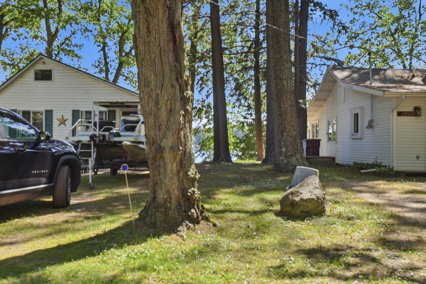 Escape to the lake without the waterfront price! This charming - photo 25