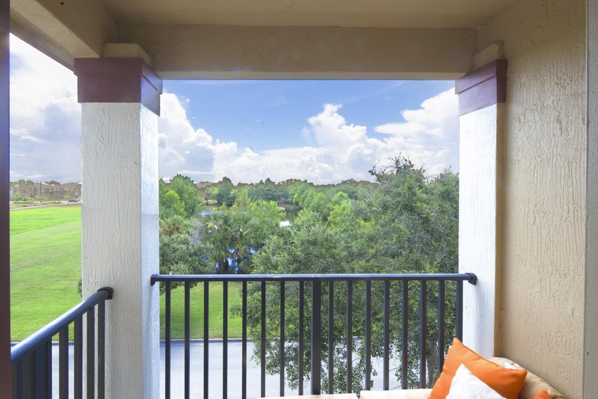 Welcome to this beautifully maintained turn-key three-story - photo 8