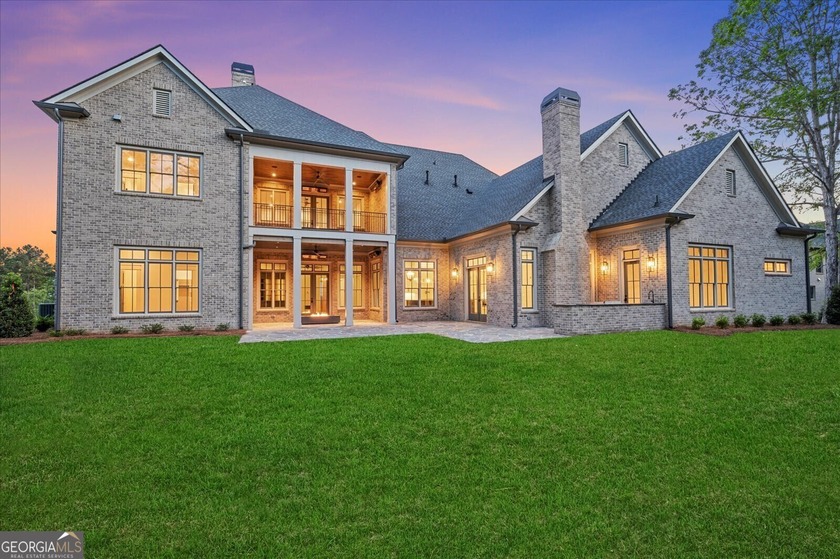 SOPHISTICATED ELEGANCE THROUGHOUT THIS STUNNING NEW CUSTOM - photo 15