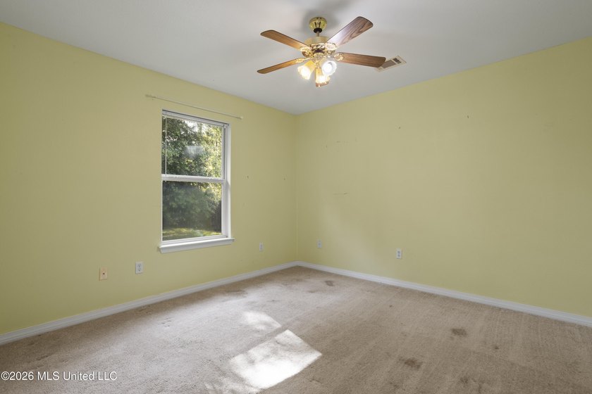 Welcome to this beautiful 4 - bedroom, 2 bath home located in - photo 15
