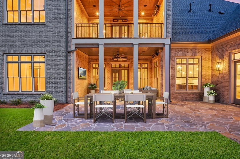 SOPHISTICATED ELEGANCE THROUGHOUT THIS STUNNING NEW CUSTOM - photo 16