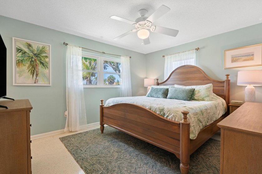 Just a 7 minute walk to the beach &amp; 1.2 miles to Jaycee Park - photo 17